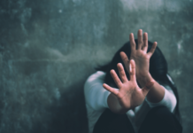 Két véglet – zaklatás a határvonalak között